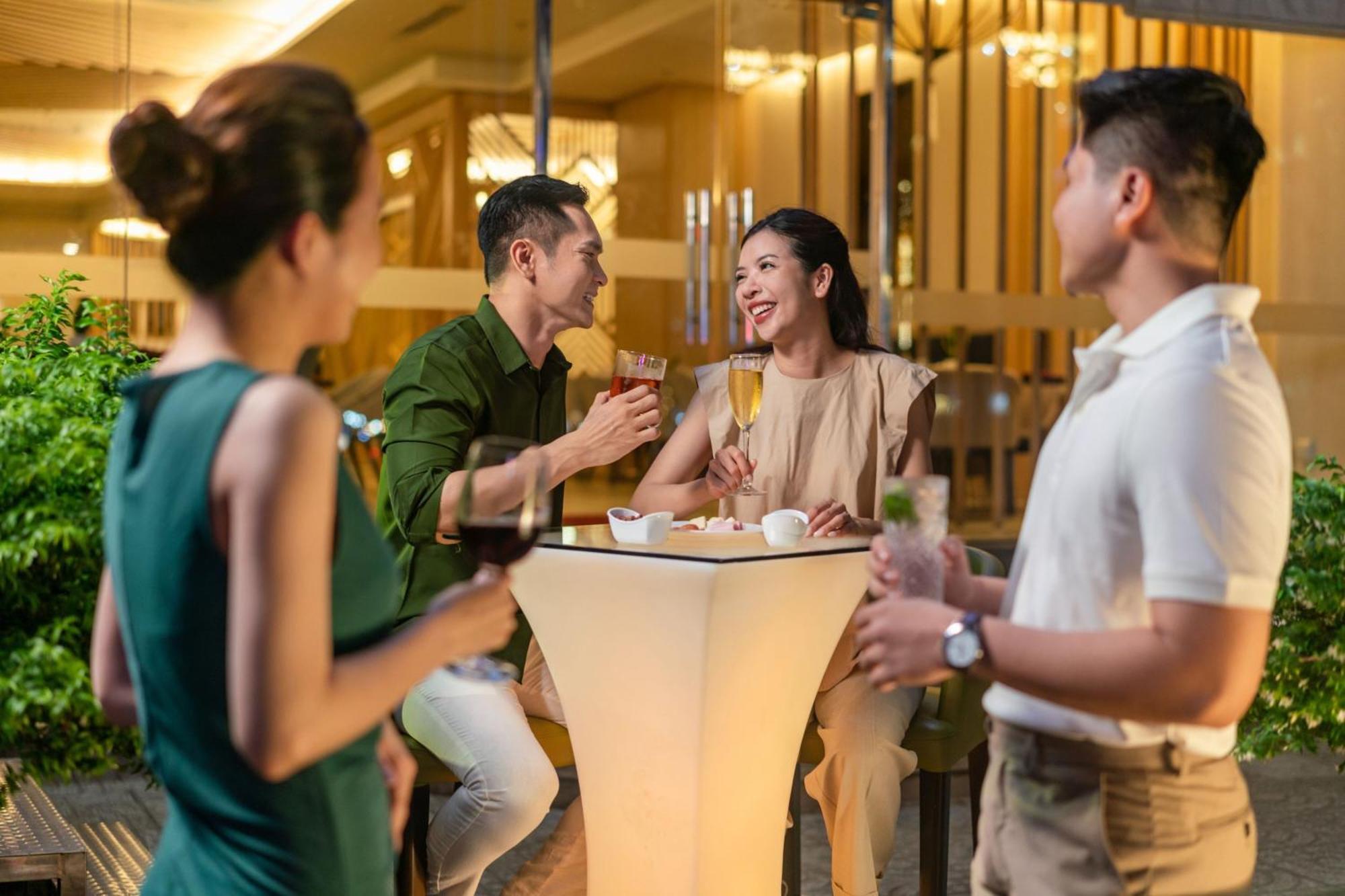 Sheraton Can Tho Eksteriør bilde Residents at the clubhouse