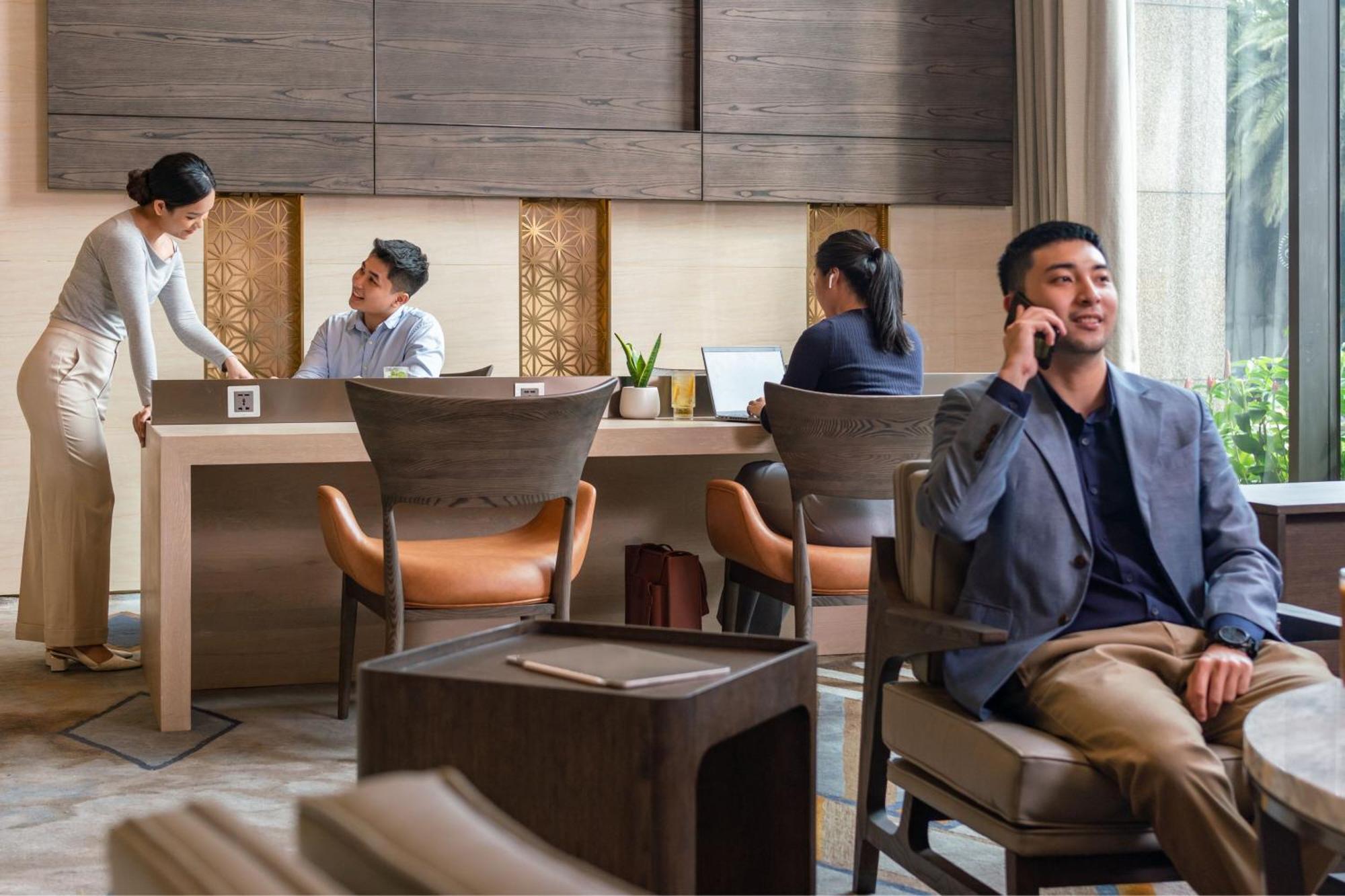 Sheraton Can Tho Eksteriør bilde The Business Lounge at Tan Son Nhat International Airport