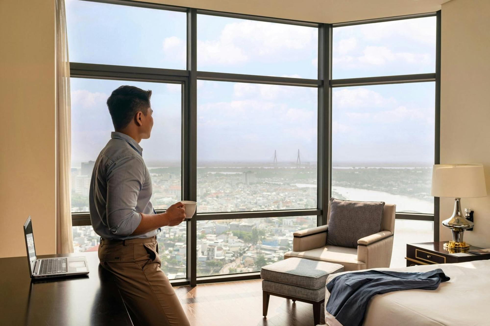 Sheraton Can Tho Eksteriør bilde A view from a suite at the Ritz-Carlton, Dubai